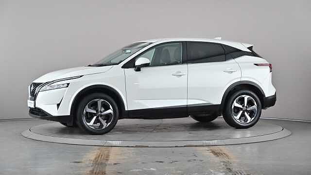 Nissan Qashqai NISSAN Qashqai 1.3 DIG-T MHEV N-Connecta SUV 5dr Petrol Hybrid Manual Euro 6 (s/