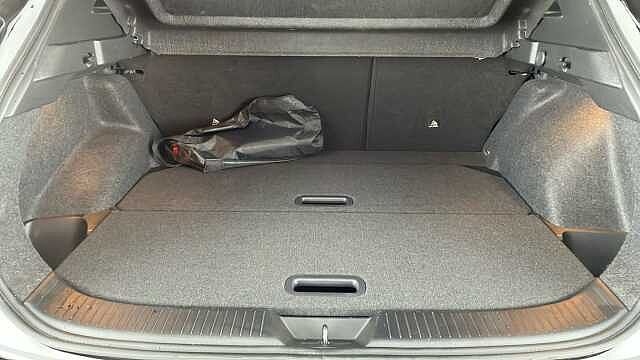 Nissan Qashqai NISSAN Qashqai 1.3 DIG-T MHEV N-Connecta SUV 5dr Petrol Hybrid XTRON Euro 6 (s/s